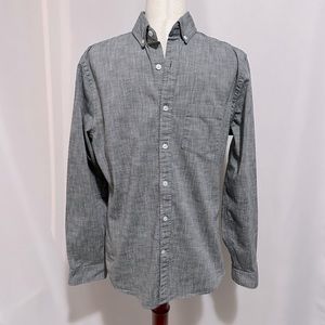 Express Men’s “Soft Wash” Button Down Collared Shirt. Size: S